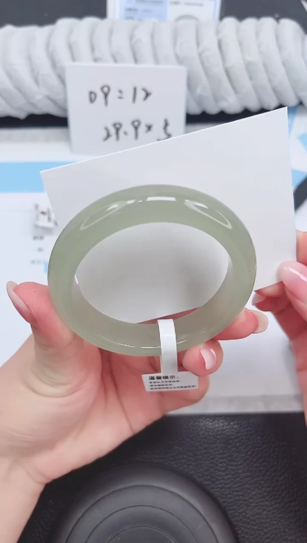 未镶嵌手镯石英质玉101-57