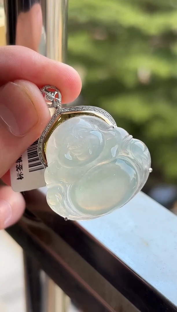 颈饰18K金镶嵌翡翠佛公