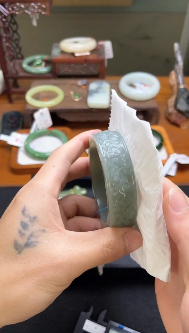 未镶嵌手镯和田玉吐拉牧场 59圈 2