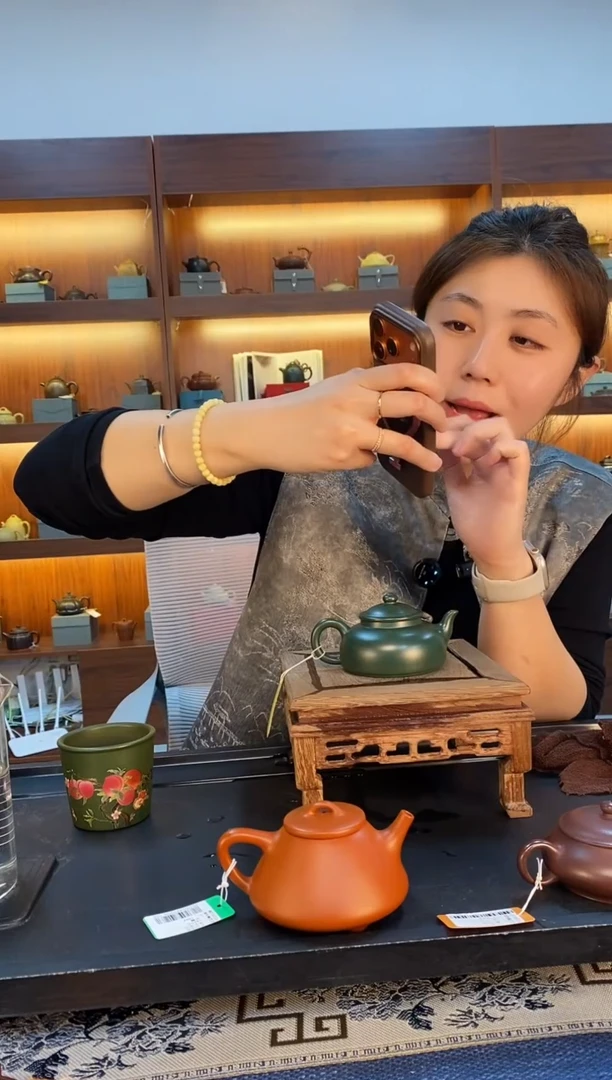 茶壶紫砂光器怀隐 墨绿泥 徐霞