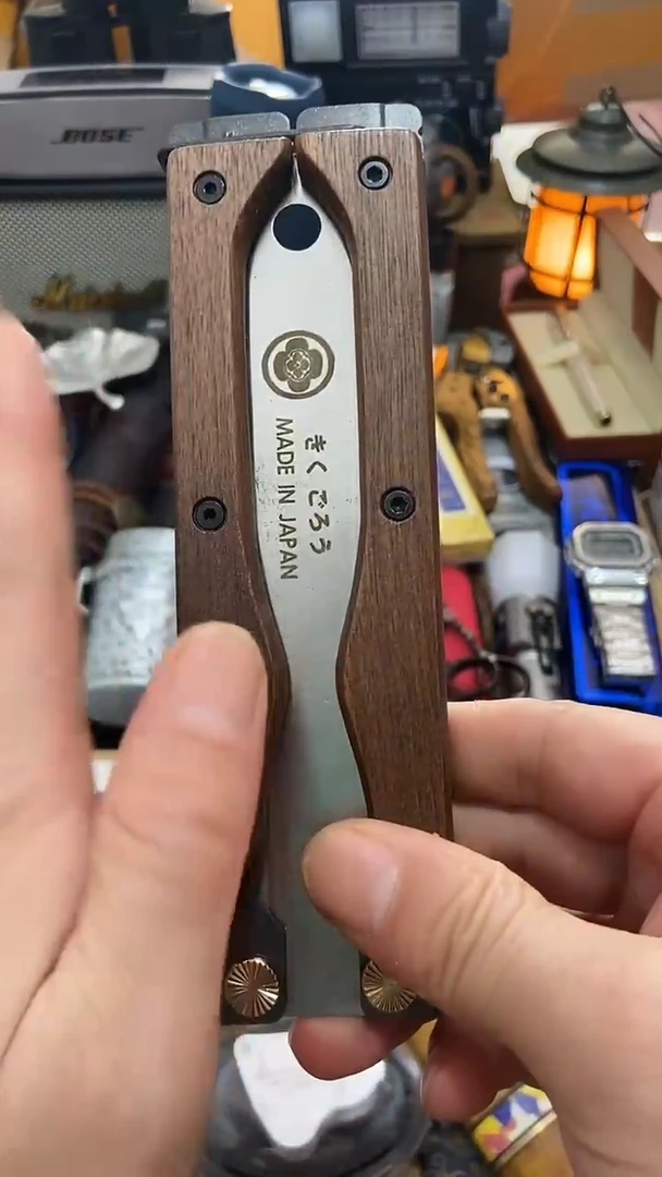 瓷片闪购商品  如图所示