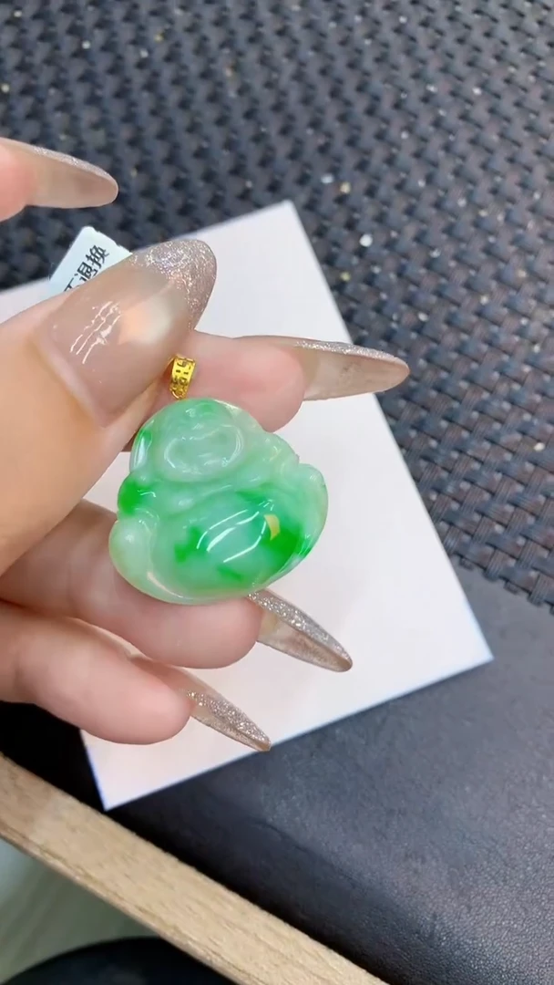 颈饰18K金镶嵌翡翠1