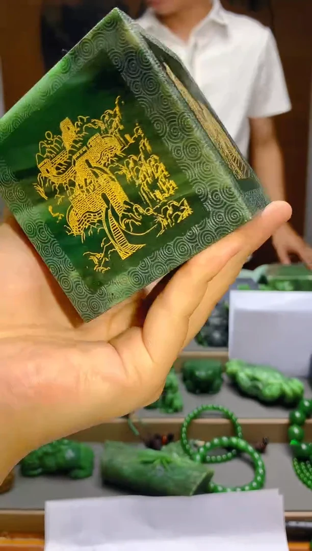 和田玉（碧玉）未镶嵌珠宝半成品1