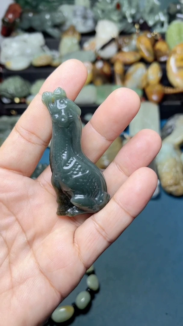 未镶嵌和田玉把件-
