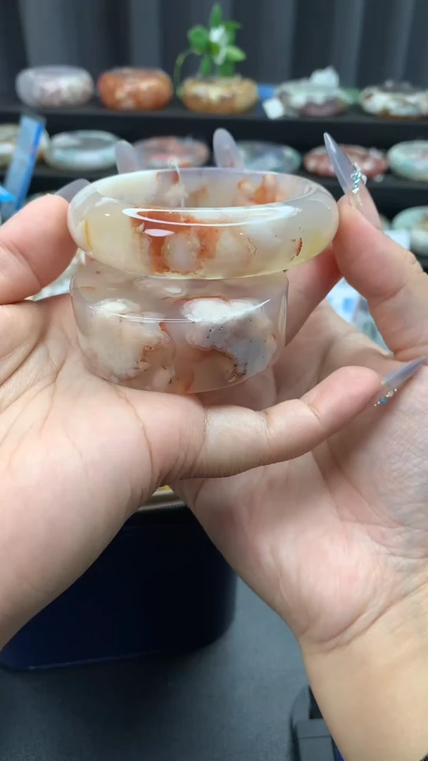 未镶嵌手镯石英质玉（54圈口）赠送镯心