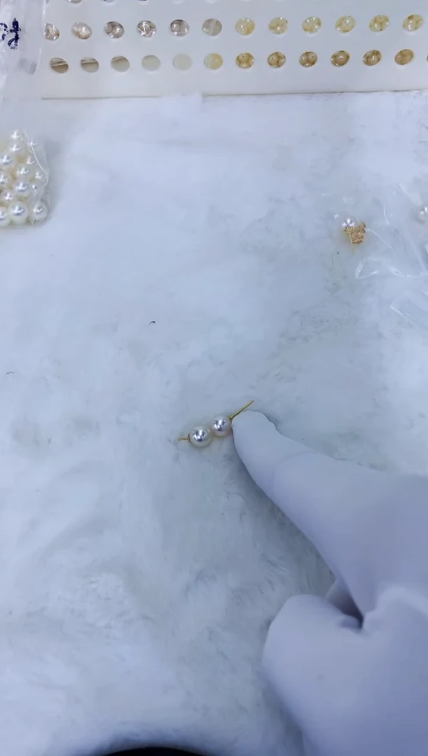 18K金镶嵌饰品海水珍珠7.5-8素钉定制