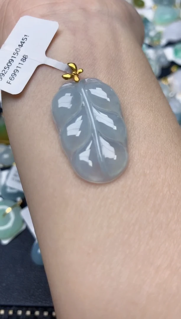 颈饰18K金镶嵌翡翠天然缅甸A货翡翠