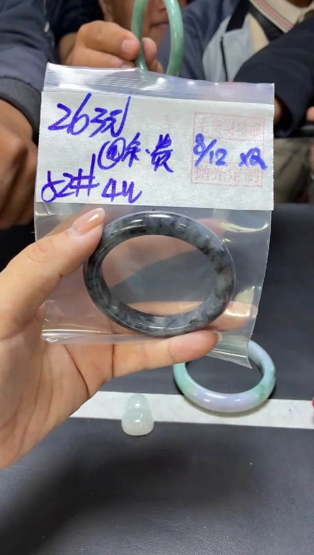 未镶嵌定制翡翠@****?+手镯52#263元  毛货需抛光