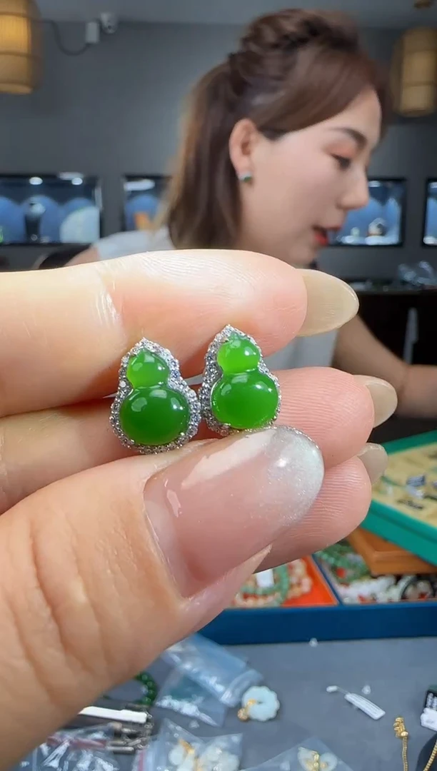 和田玉银S925镶嵌耳饰1