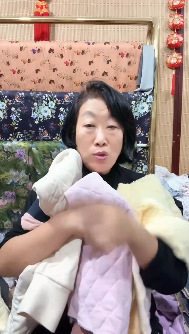 仿羊羔毛色女款棉裤裁片8片+2片（残）颜色随机发