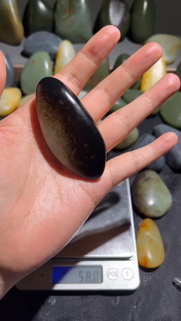 和田玉未镶嵌颈饰没*系和田玉