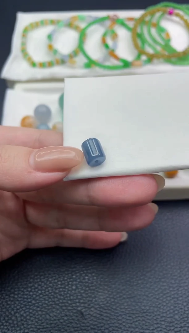 未镶嵌定制翡翠黑*蚁珠子