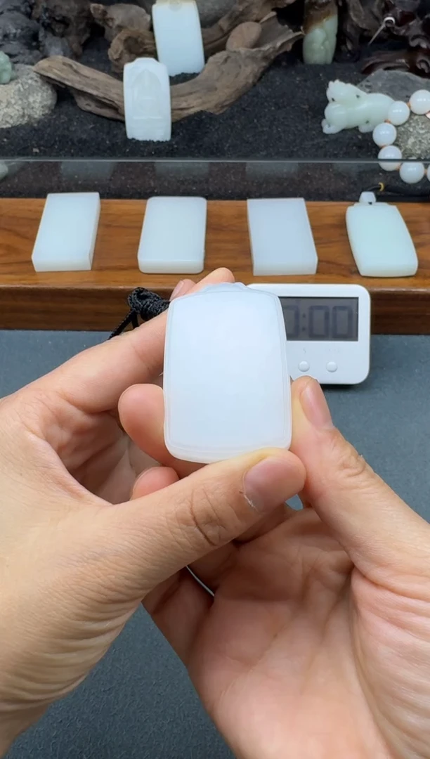 和田玉未镶嵌颈饰2