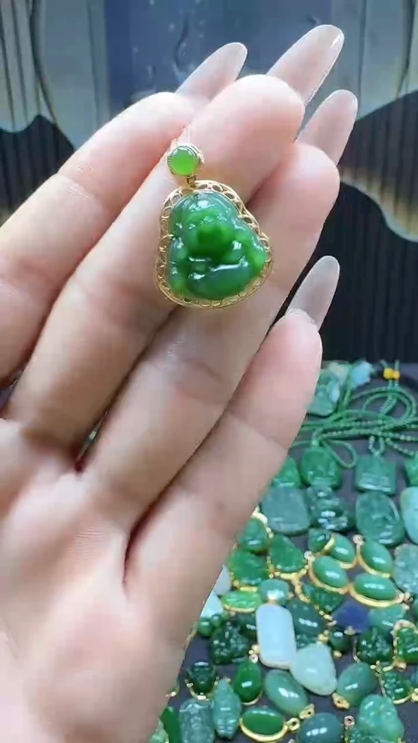 【闪购商品】和田玉挂件18K金镶嵌1