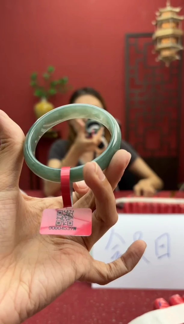 未镶嵌手镯（贵妃镯）翡翠翡翠手镯