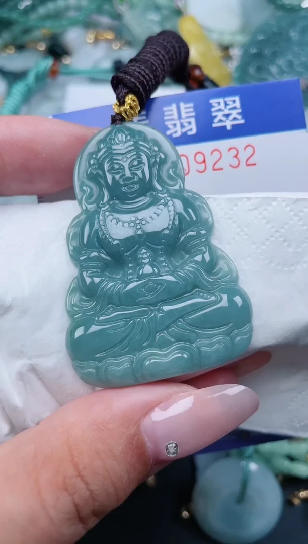 翡翠未镶嵌颈饰.0009232