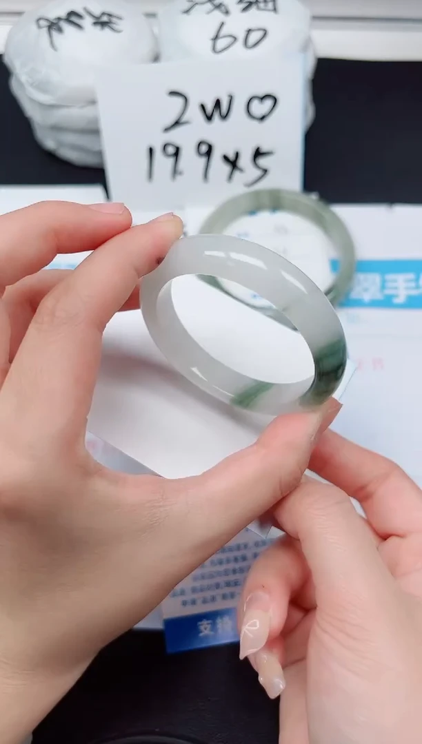 【闪购商品】石英质玉手镯未镶嵌G154-50