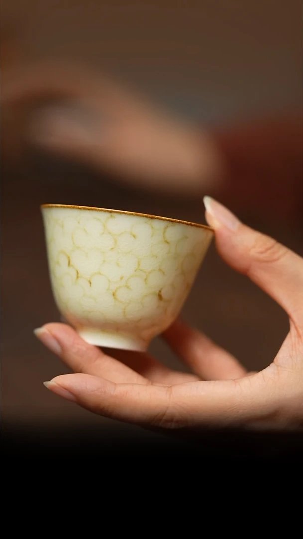 糖水釉祥云杯