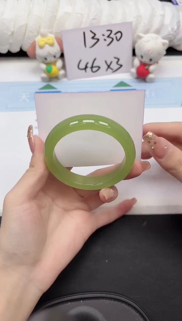 未镶嵌手镯石英质玉9-54