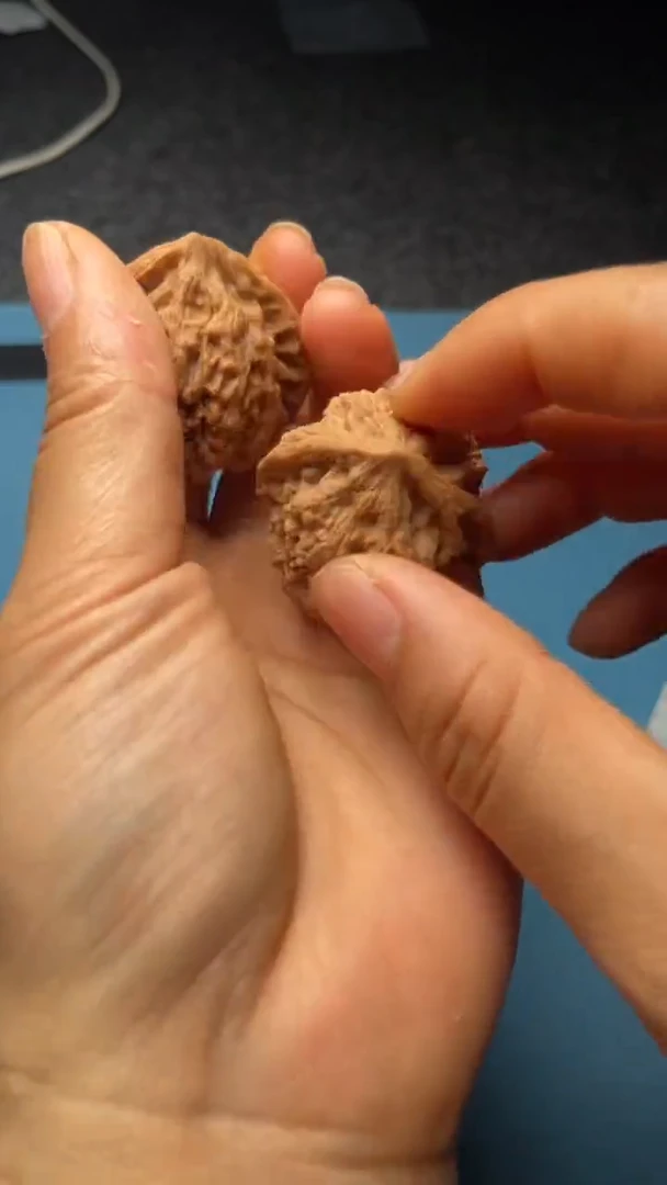 文玩核桃把件w212  野牛   35尺