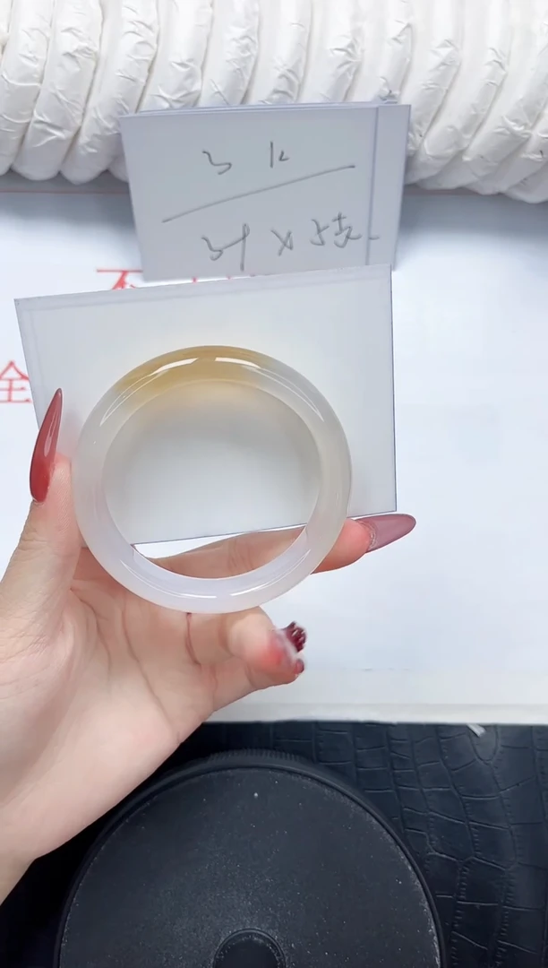 石英质玉手镯未镶嵌125-54