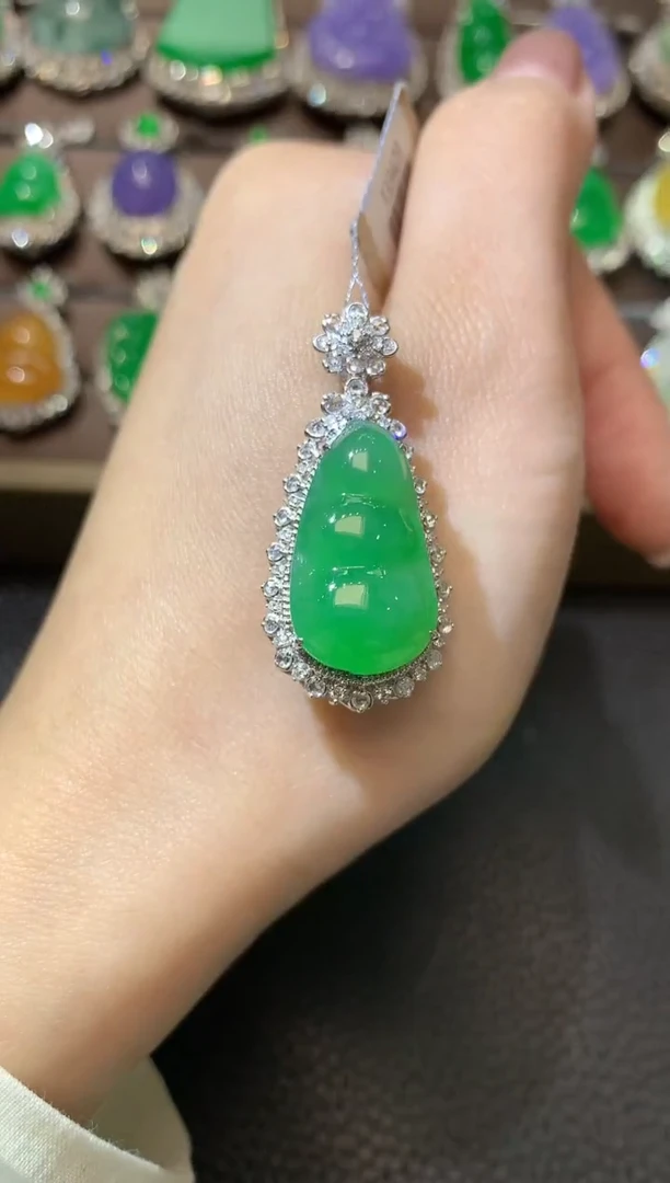 【闪购商品】翡翠吊坠(不含链)18K金镶嵌D42