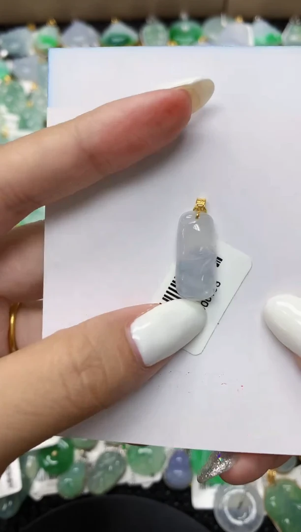 颈饰18K金镶嵌翡翠 11111111111