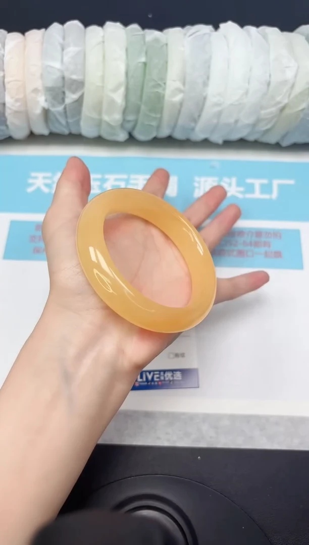 未镶嵌手镯石英质玉33-58.3