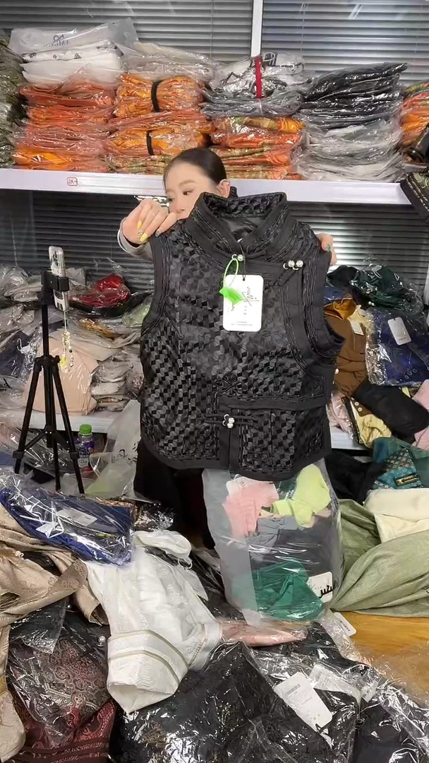 马甲 XL码 115-125斤