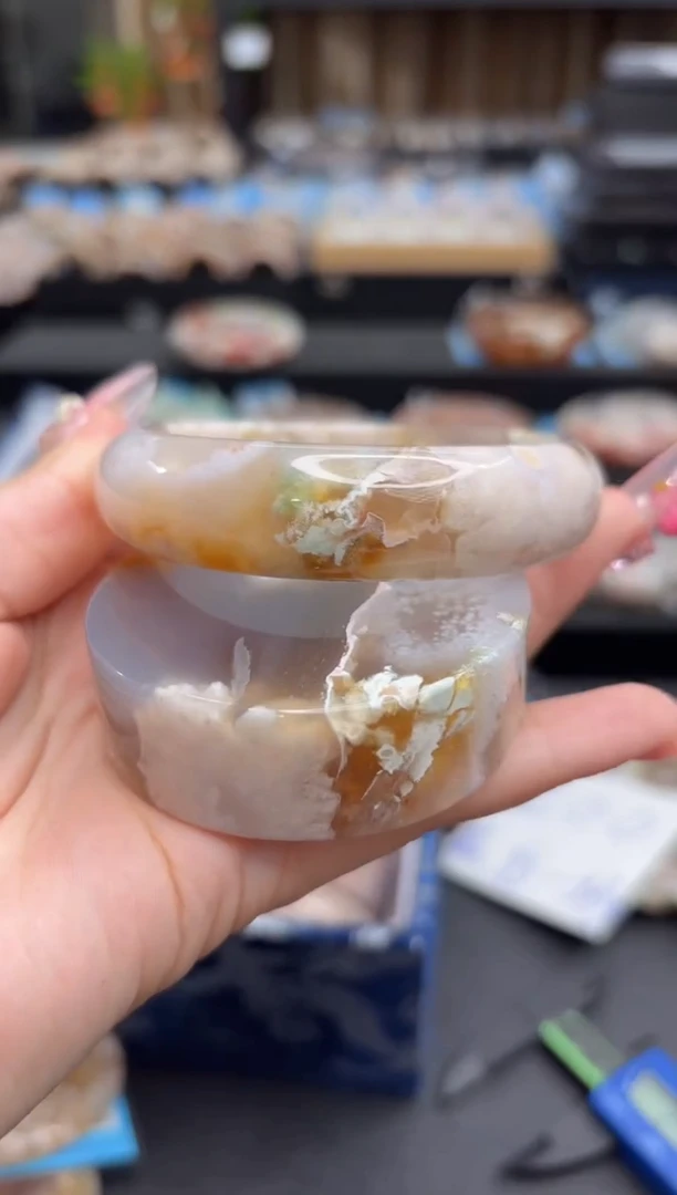 未镶嵌手镯石英质玉380(61圈赠送镯心)