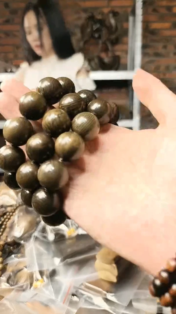 【闪购商品】金丝楠2.0阴沉绿手串