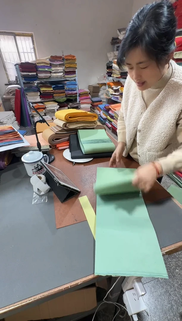 24*180翠绿色麻纸真金25张