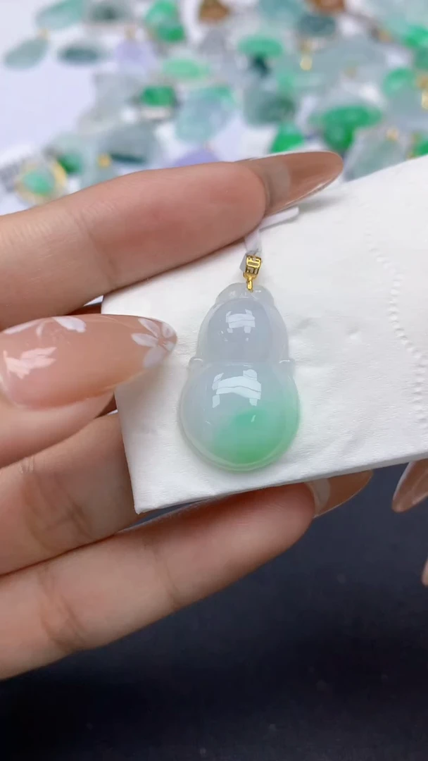 颈饰18K金镶嵌翡翠天然缅甸a货翡翠百元以上9元证书费自理