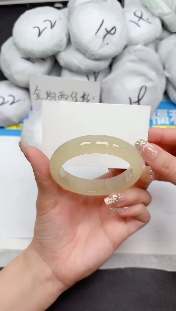 未镶嵌手镯石英质玉63-54.5