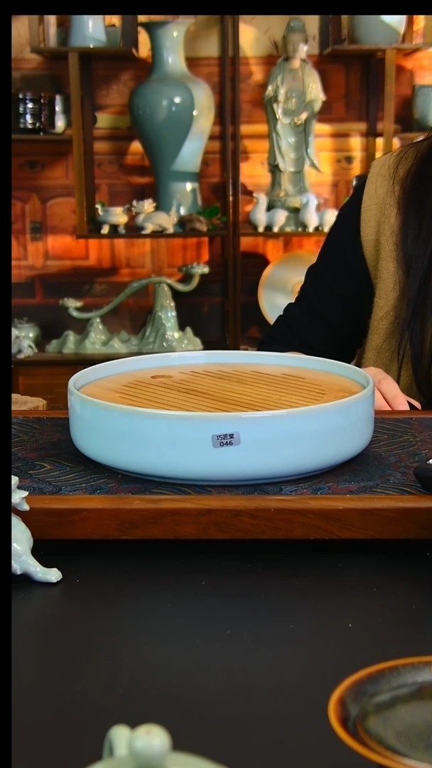 瓷片天青色大茶盘，微瑕