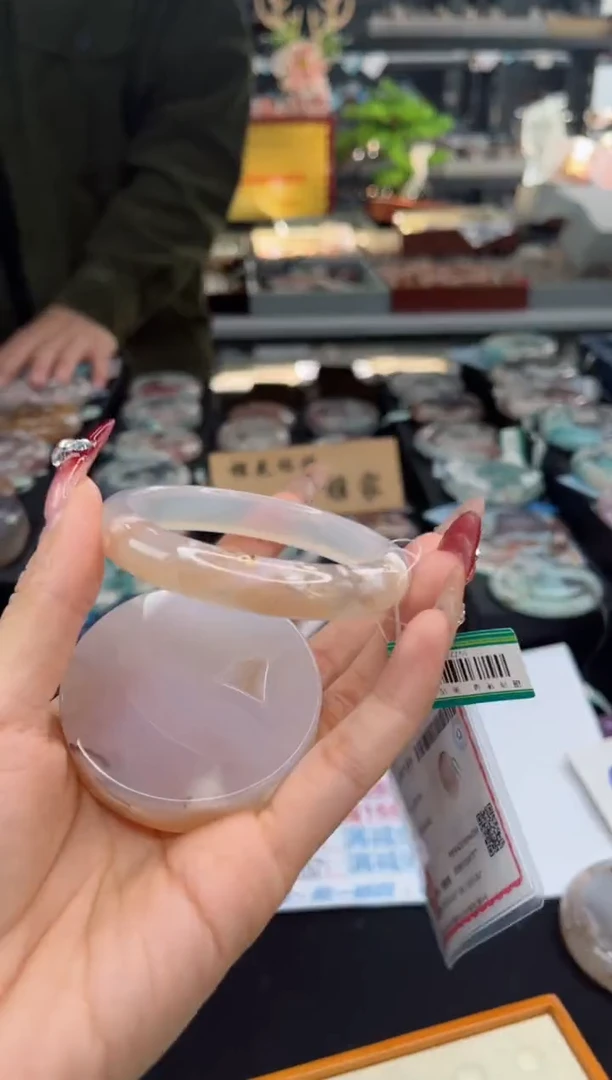 【闪购商品】石英质玉手镯未镶嵌58圈口（不退不换）1572228