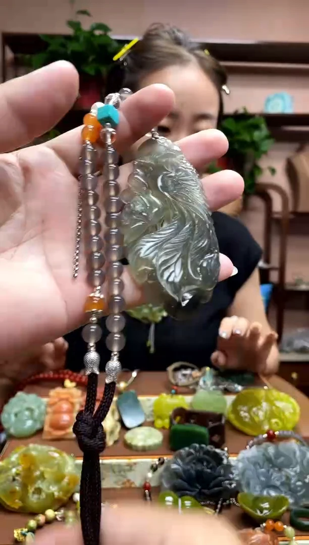 未镶嵌岫玉吊坠·