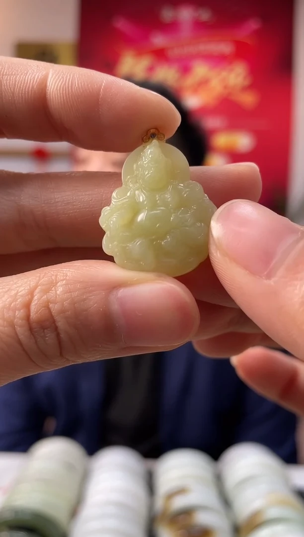 【闪购商品】和田玉颈饰18K金镶嵌黄财财吊坠随机发一件