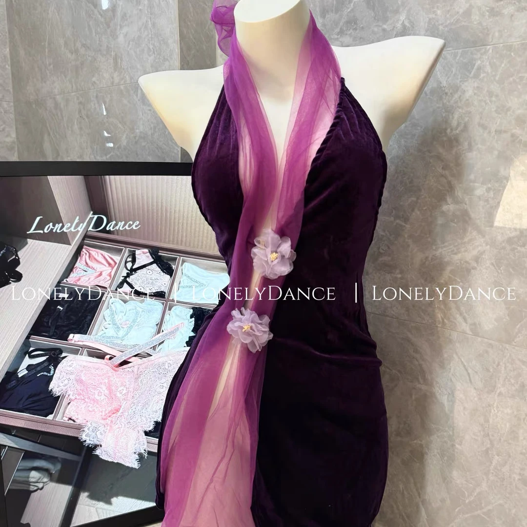 晚安闪闪~紫色小姨风*植绒挂脖绑带款*立体玫瑰花小基数包臀裙