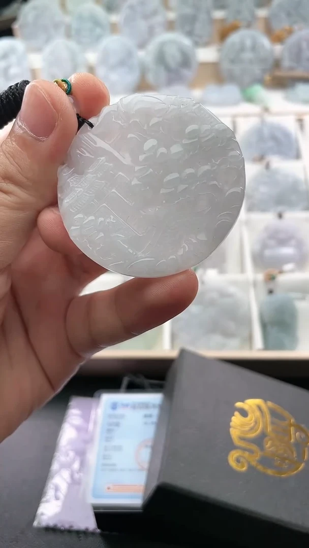 翡翠未镶嵌颈饰..../6/22/ 93