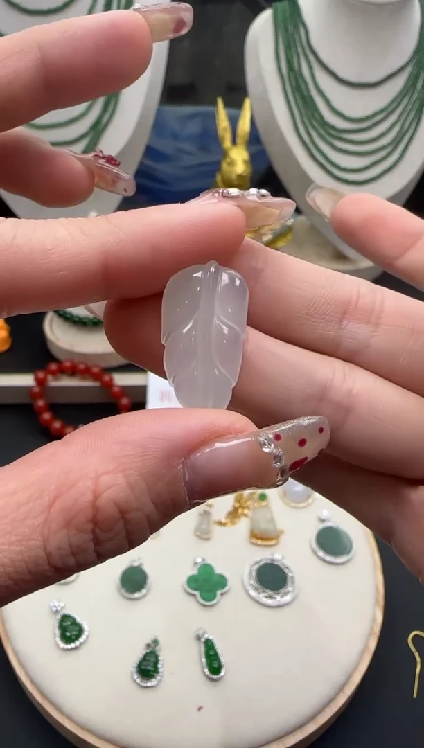 【闪购商品】翡翠颈饰未镶嵌23112321223