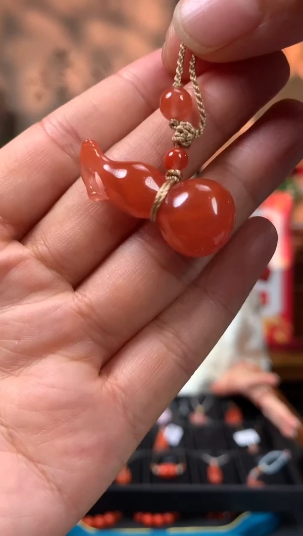 南红玛瑙手串未镶嵌葫芦吊坠