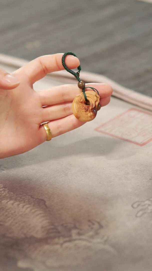 【闪购商品】柏木（崖柏）木雕陈化料钱袋