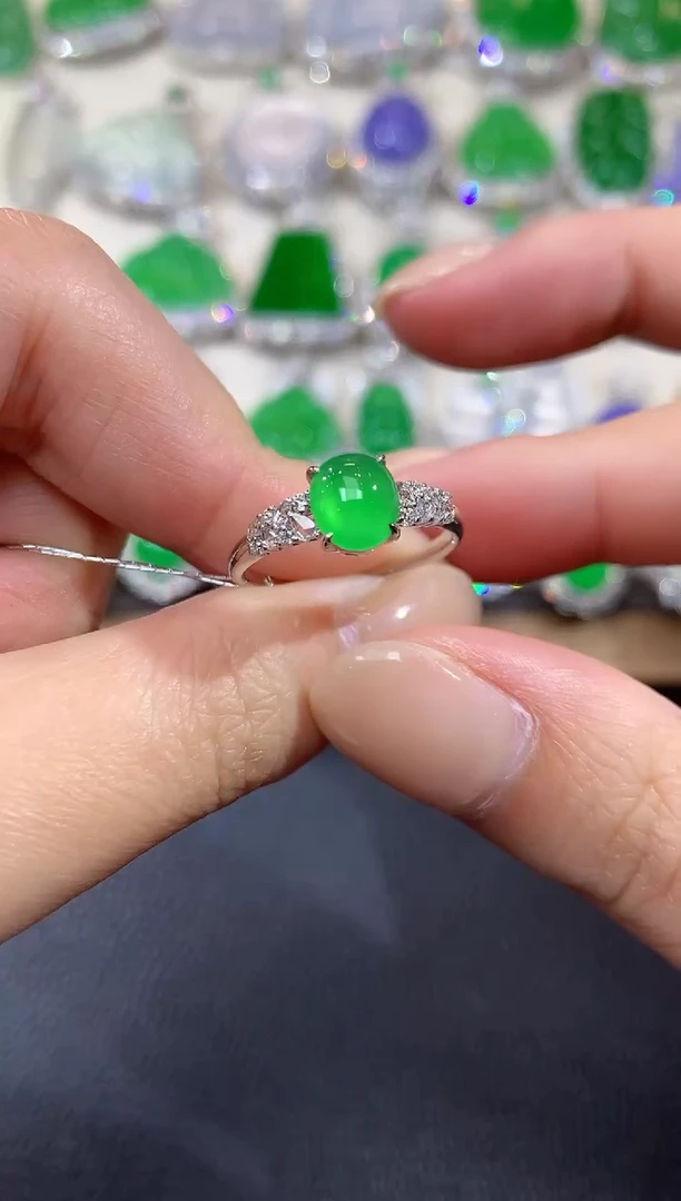 18K金镶嵌戒指翡翠C16