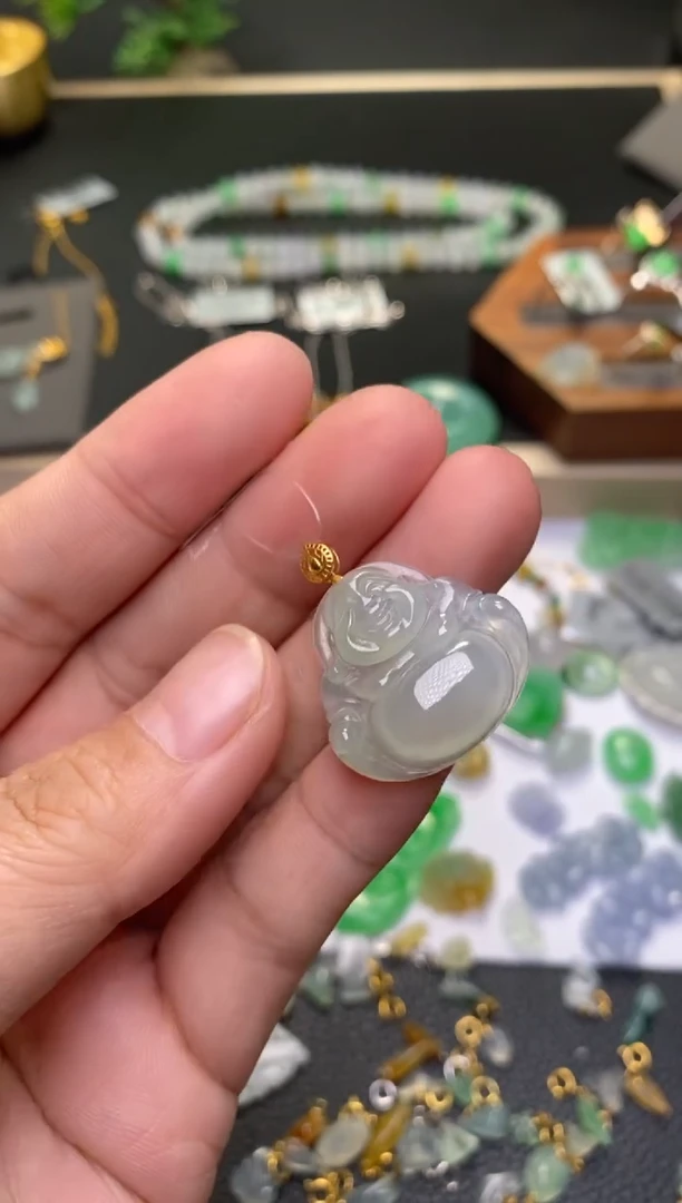 颈饰18K金镶嵌翡翠净货40875