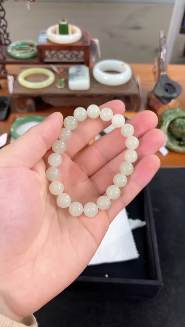 未镶嵌手串和田玉卡10且末青白 圆珠 多样性发一