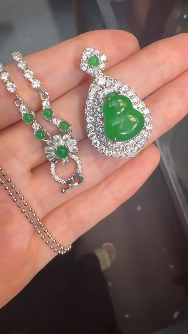 未镶嵌定制翡翠翡翠A货有轻微色差属于正常现象，葫芦多样性发货1