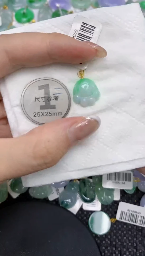 颈饰18K金镶嵌翡翠111111