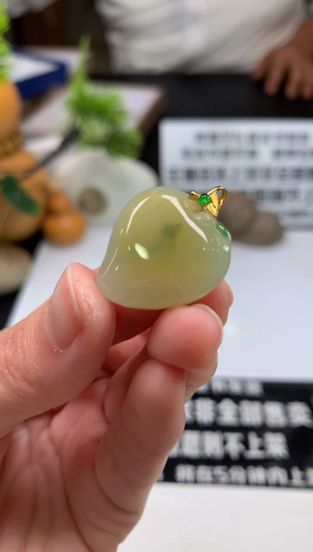 颈饰未镶嵌翡翠璨**璨---106285