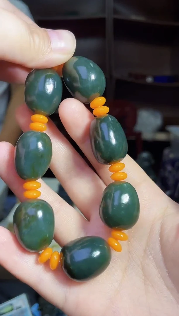 和田玉未镶嵌颈饰1